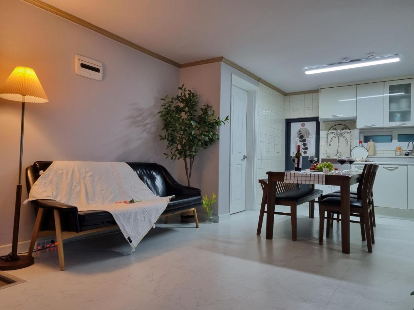 Cheongparang Apartment Seoul